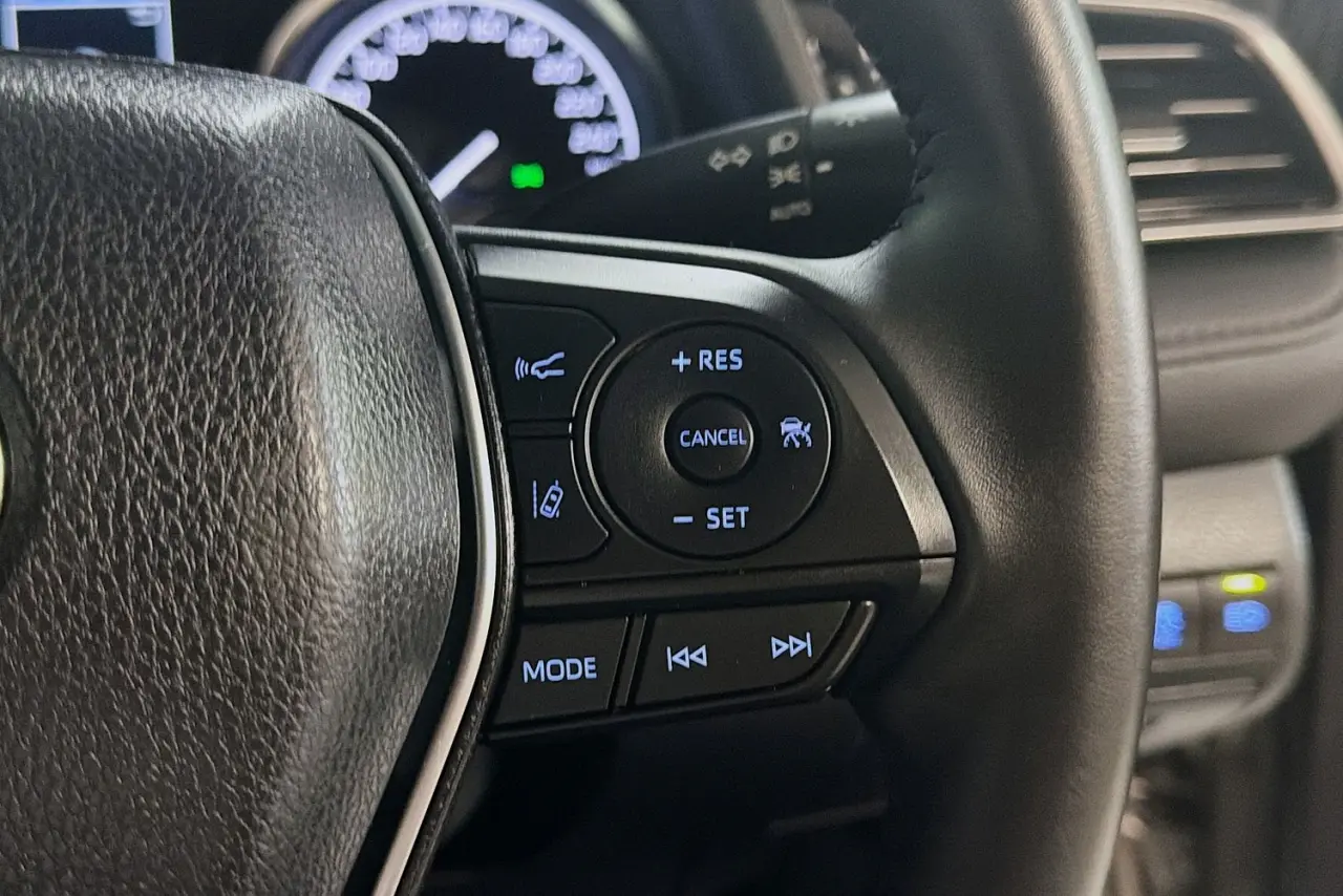 2023 Toyota Camry Gallery Image 18