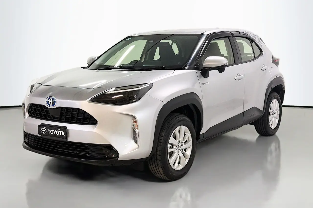 2023 Toyota Yaris Cross Gallery Image 4