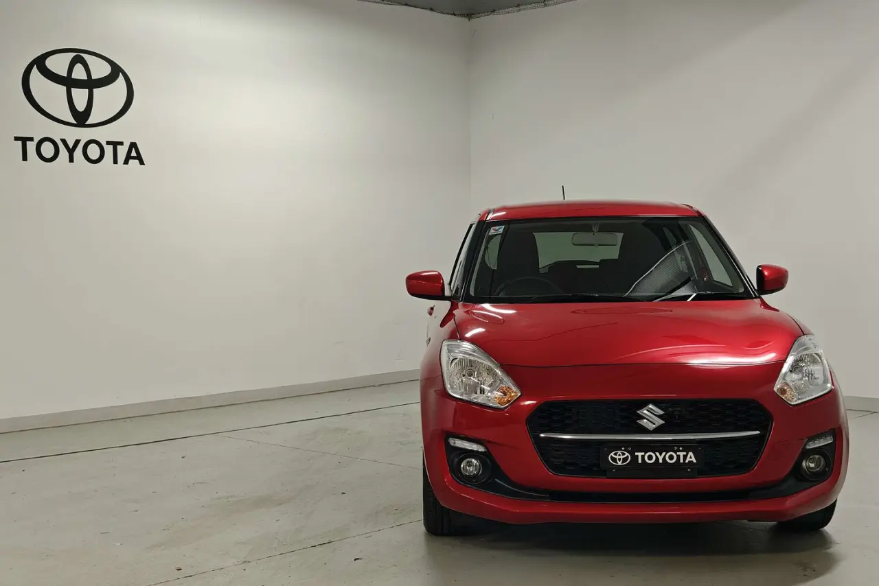 2022 Suzuki Swift Gallery Image 2