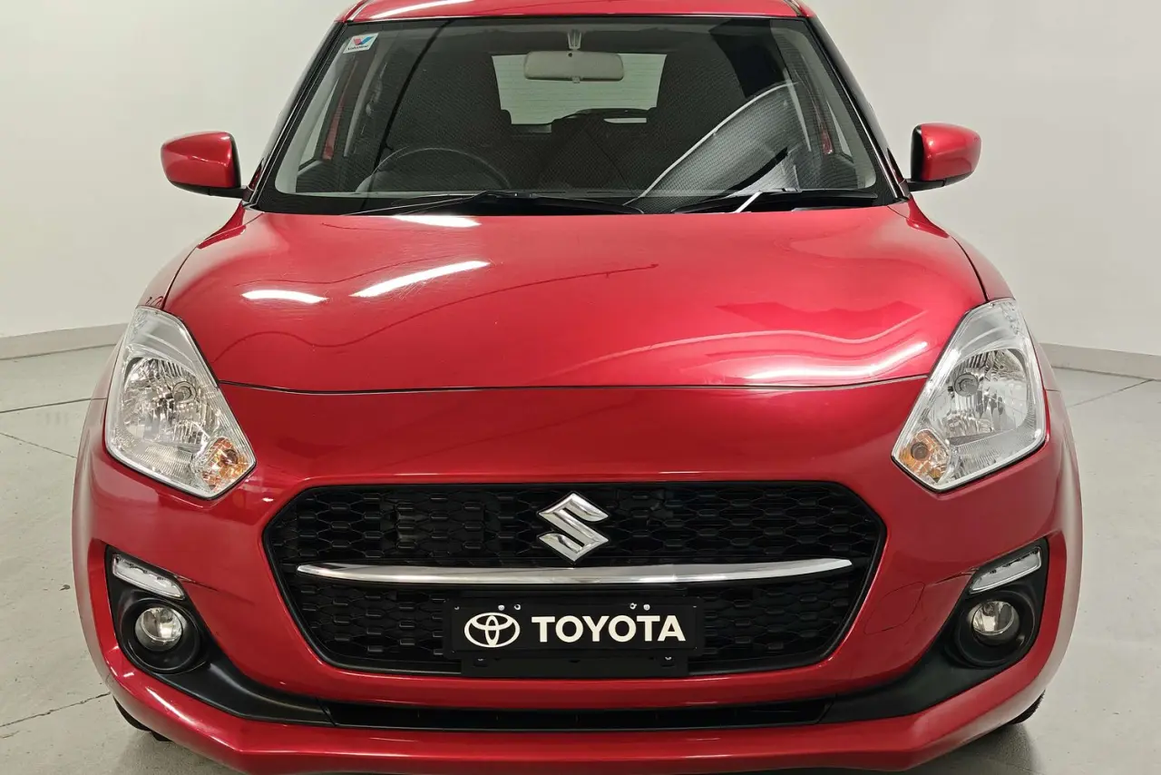 2022 Suzuki Swift Gallery Image 3