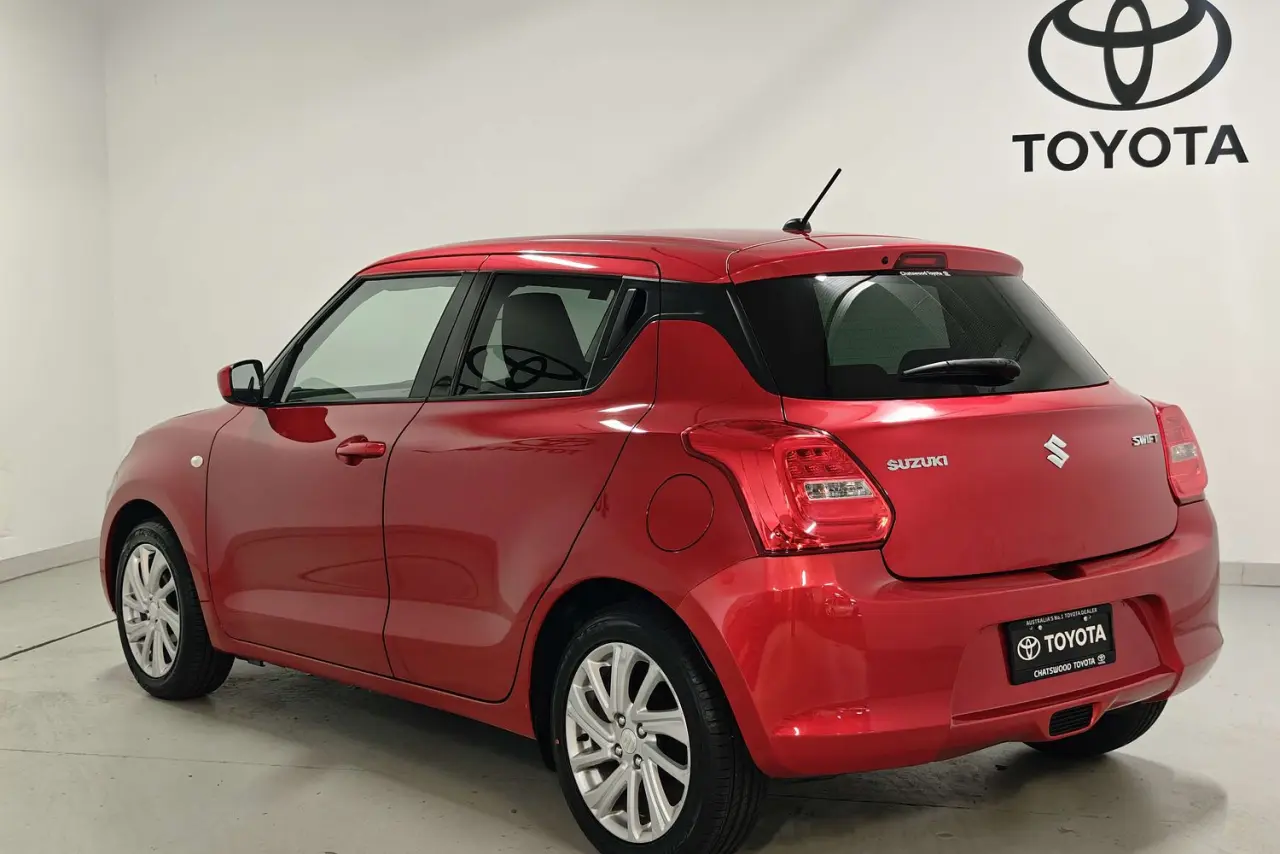 2022 Suzuki Swift Gallery Image 6