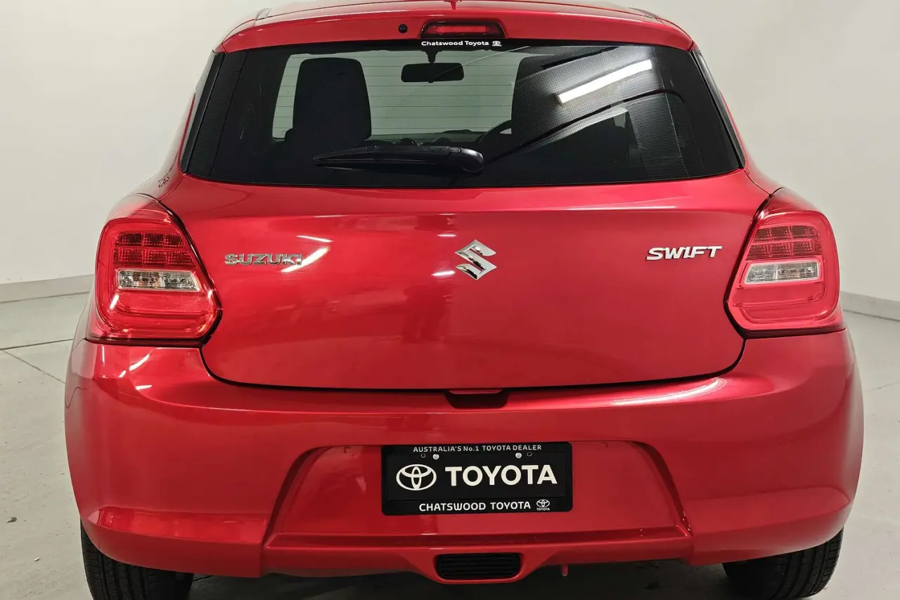 2022 Suzuki Swift Gallery Image 8