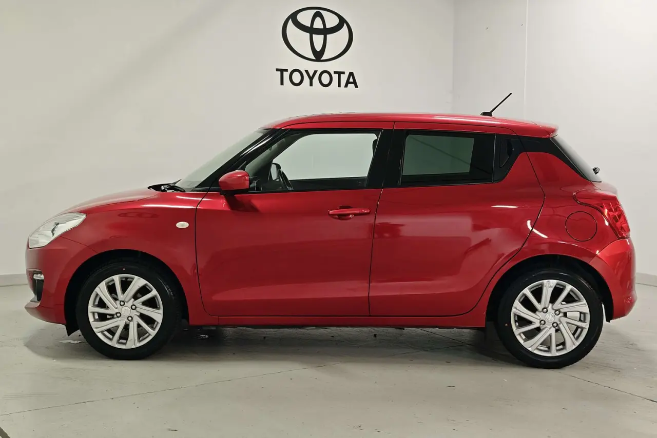 2022 Suzuki Swift Gallery Image 9