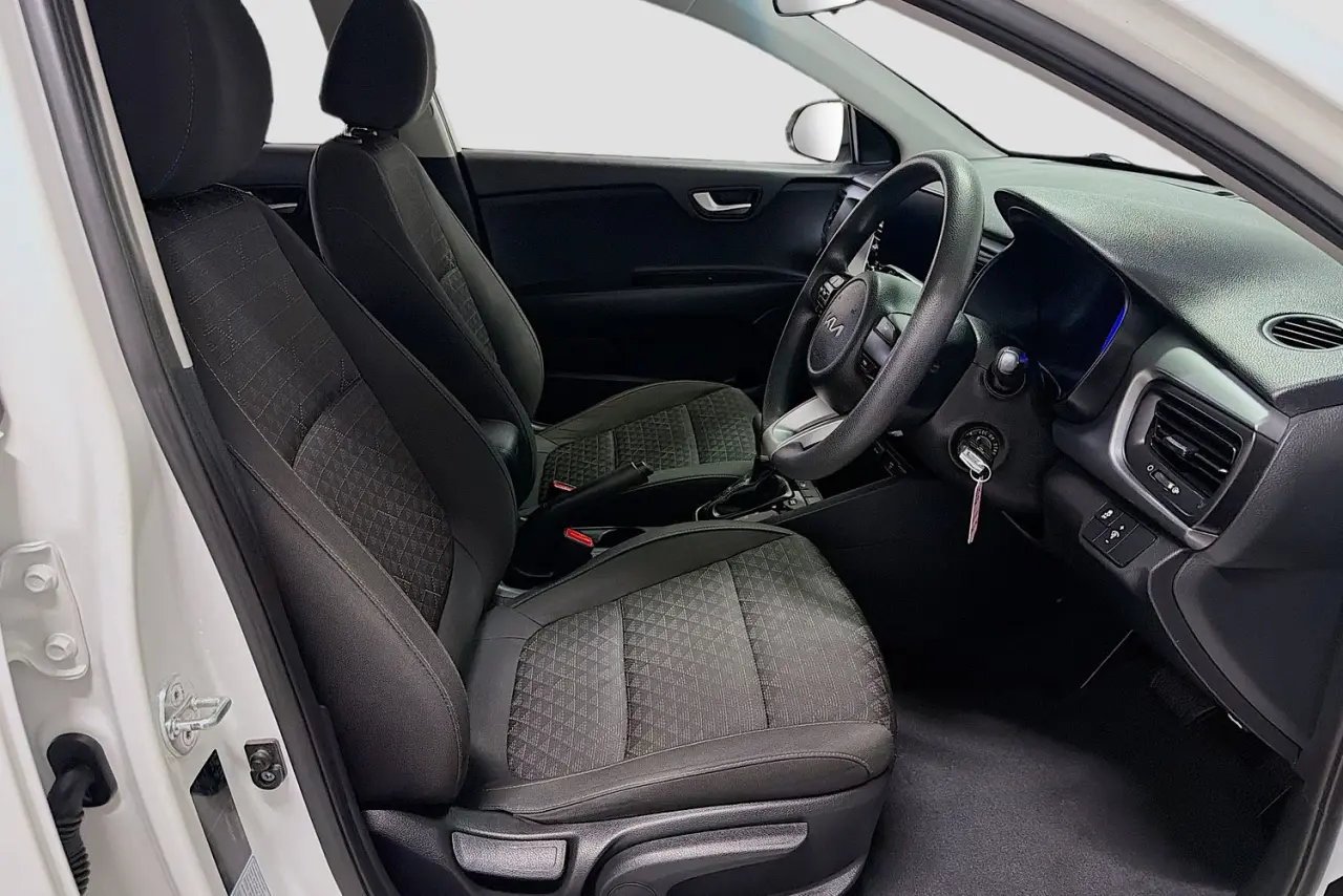 2023 Kia Rio Gallery Image 12