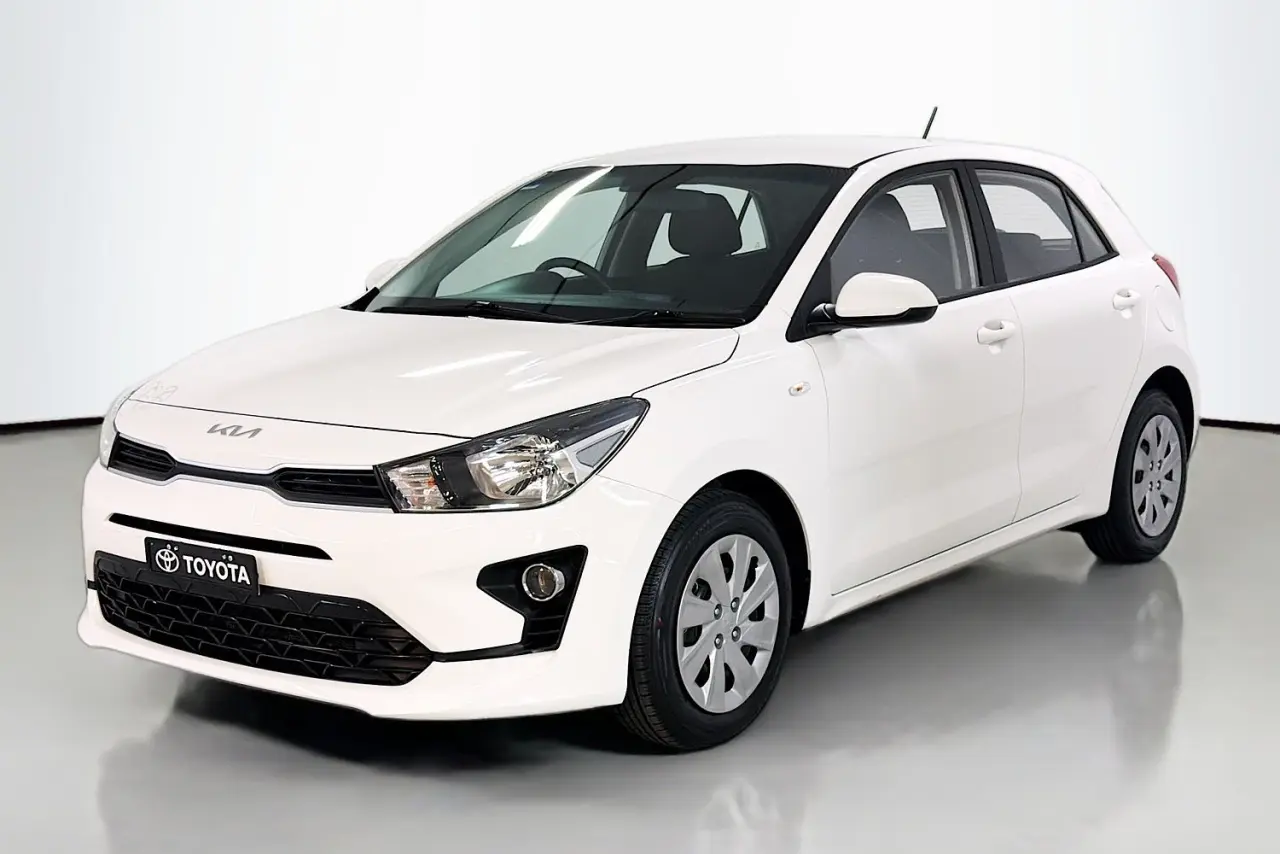 2023 Kia Rio Gallery Image 4
