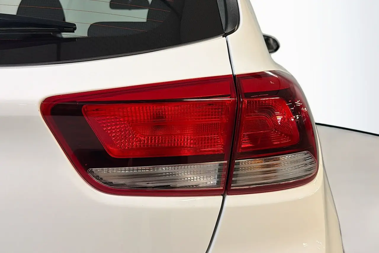 2023 Kia Rio Gallery Image 9