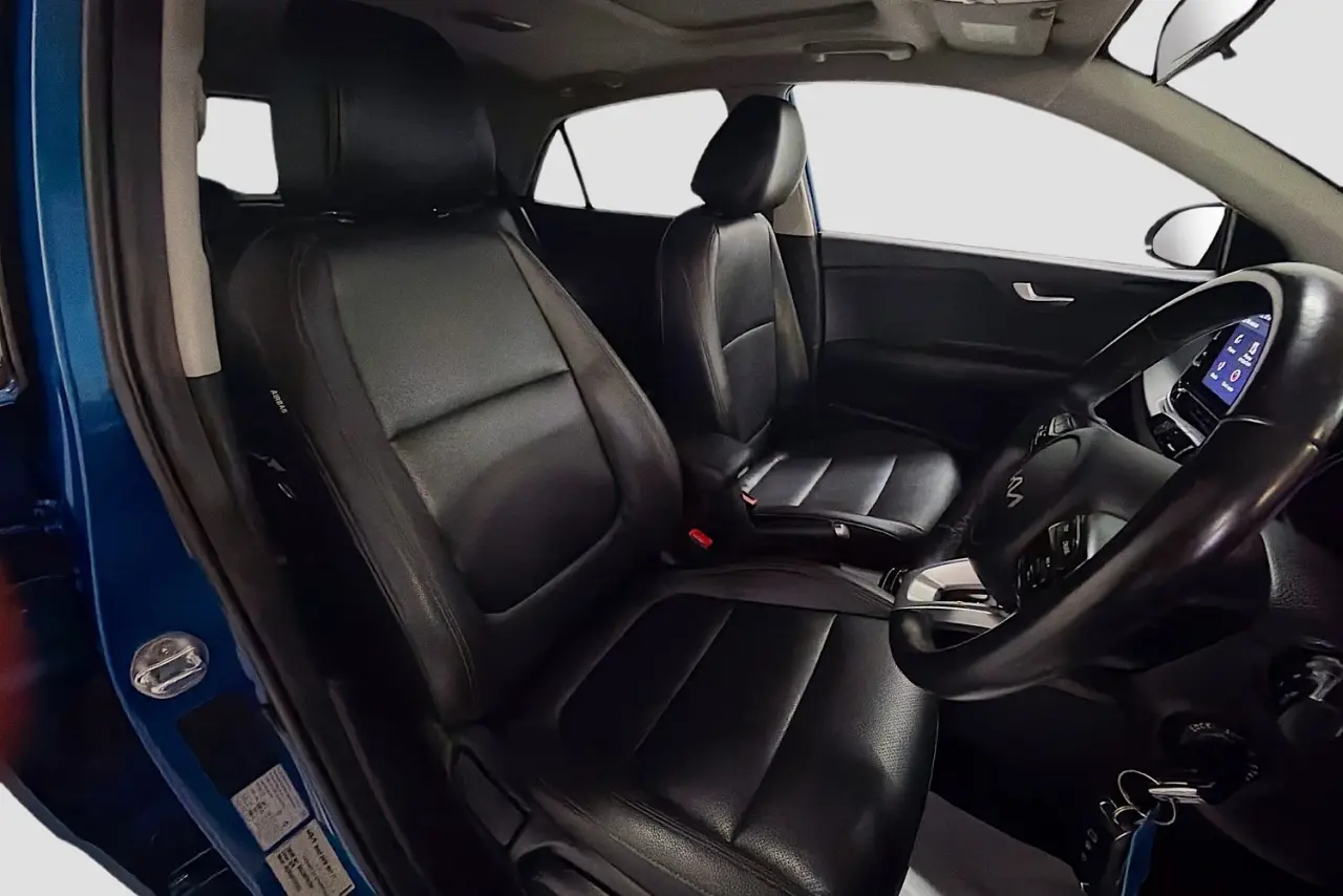 2021 Kia Rio Gallery Image 12