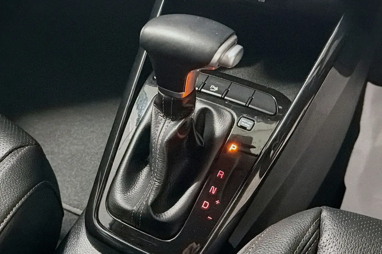 2021 Kia Rio Gallery Image 16