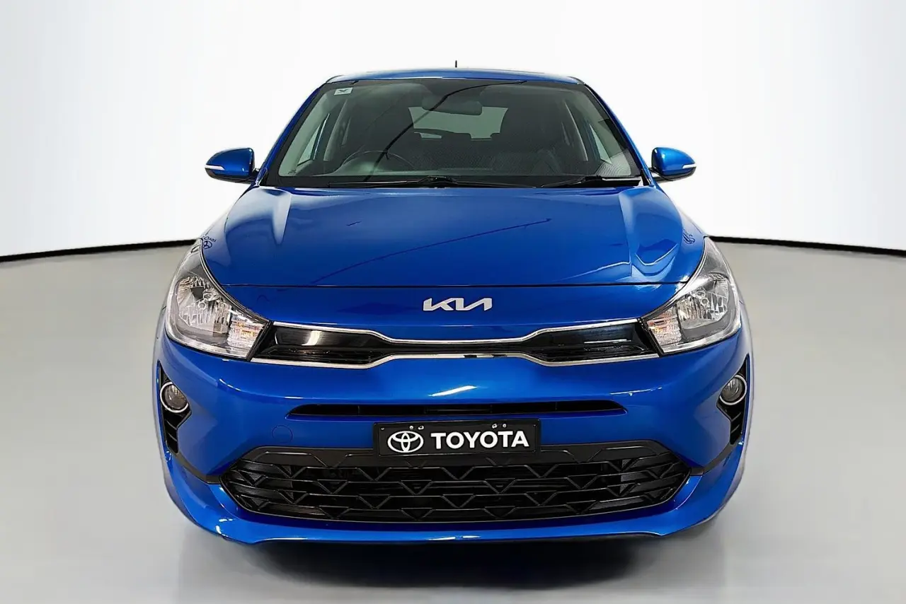 2021 Kia Rio Gallery Image 2