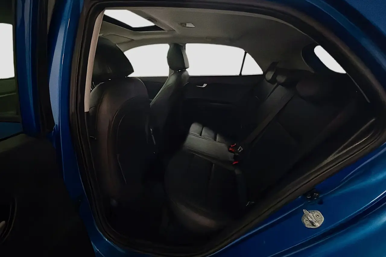 2021 Kia Rio Gallery Image 24