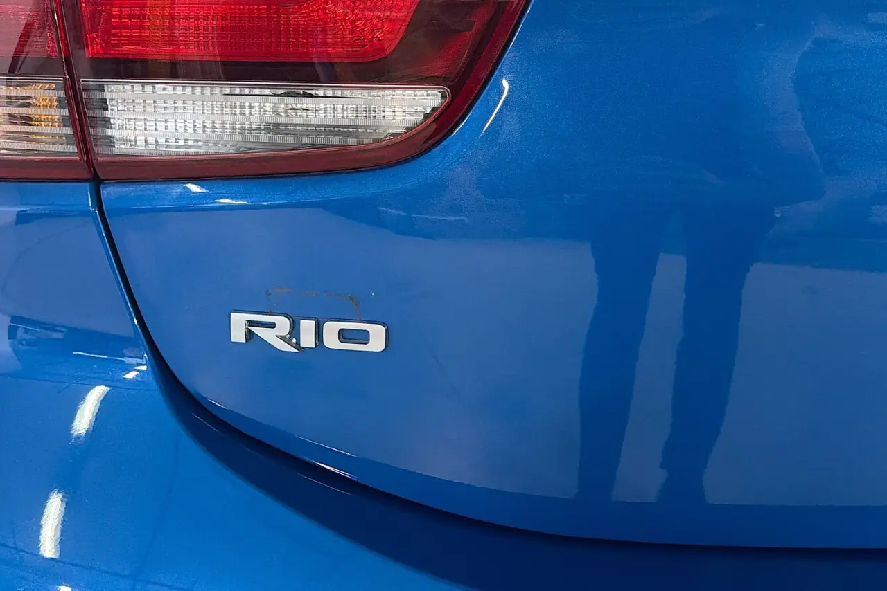 2021 Kia Rio Gallery Image 8