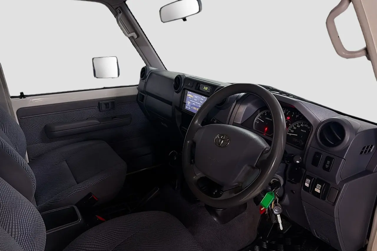 2013 Toyota Landcruiser Gallery Image 22