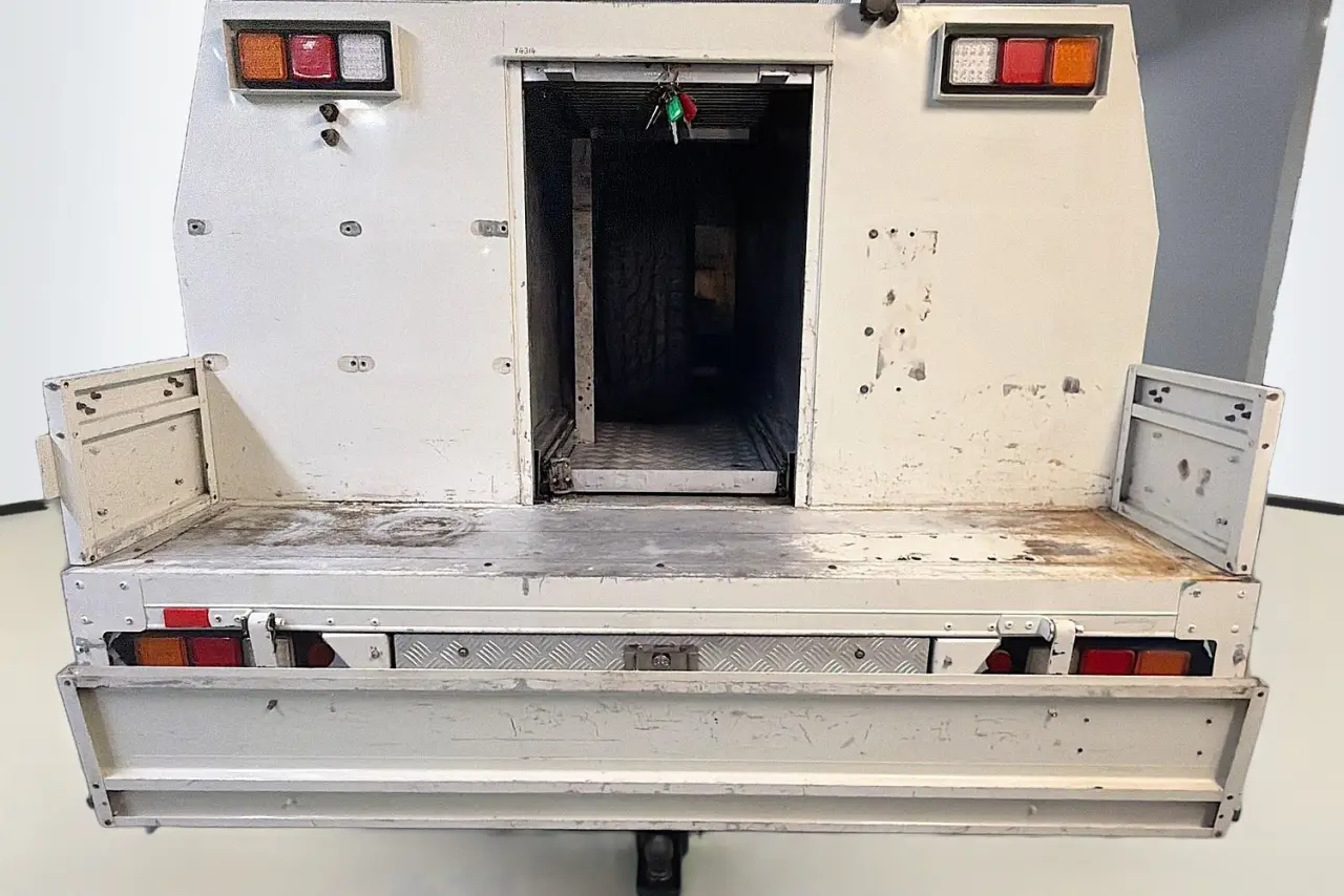 2013 Toyota Landcruiser Gallery Image 25