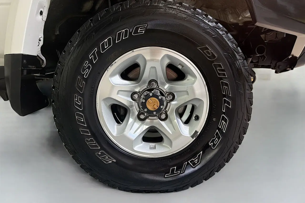 2013 Toyota Landcruiser Gallery Image 26