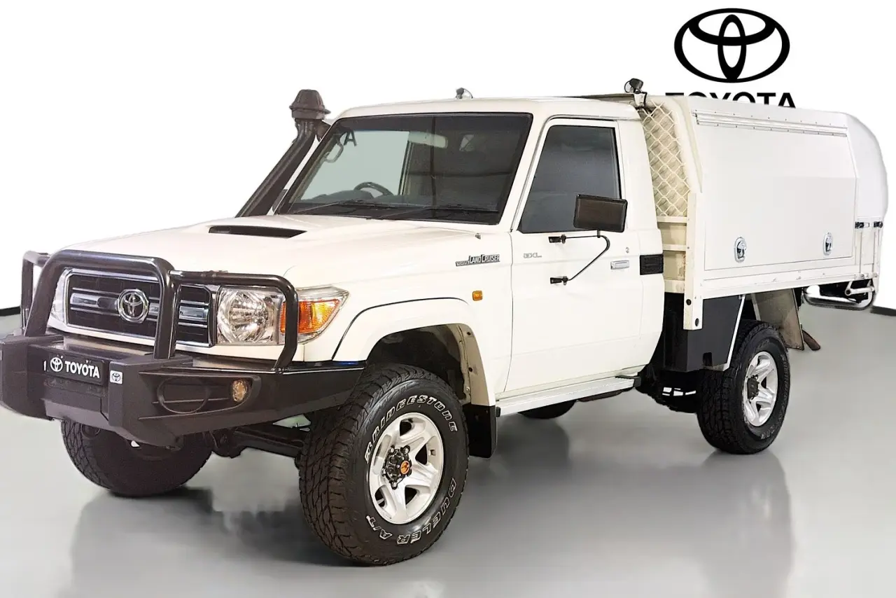 2013 Toyota Landcruiser Gallery Image 4