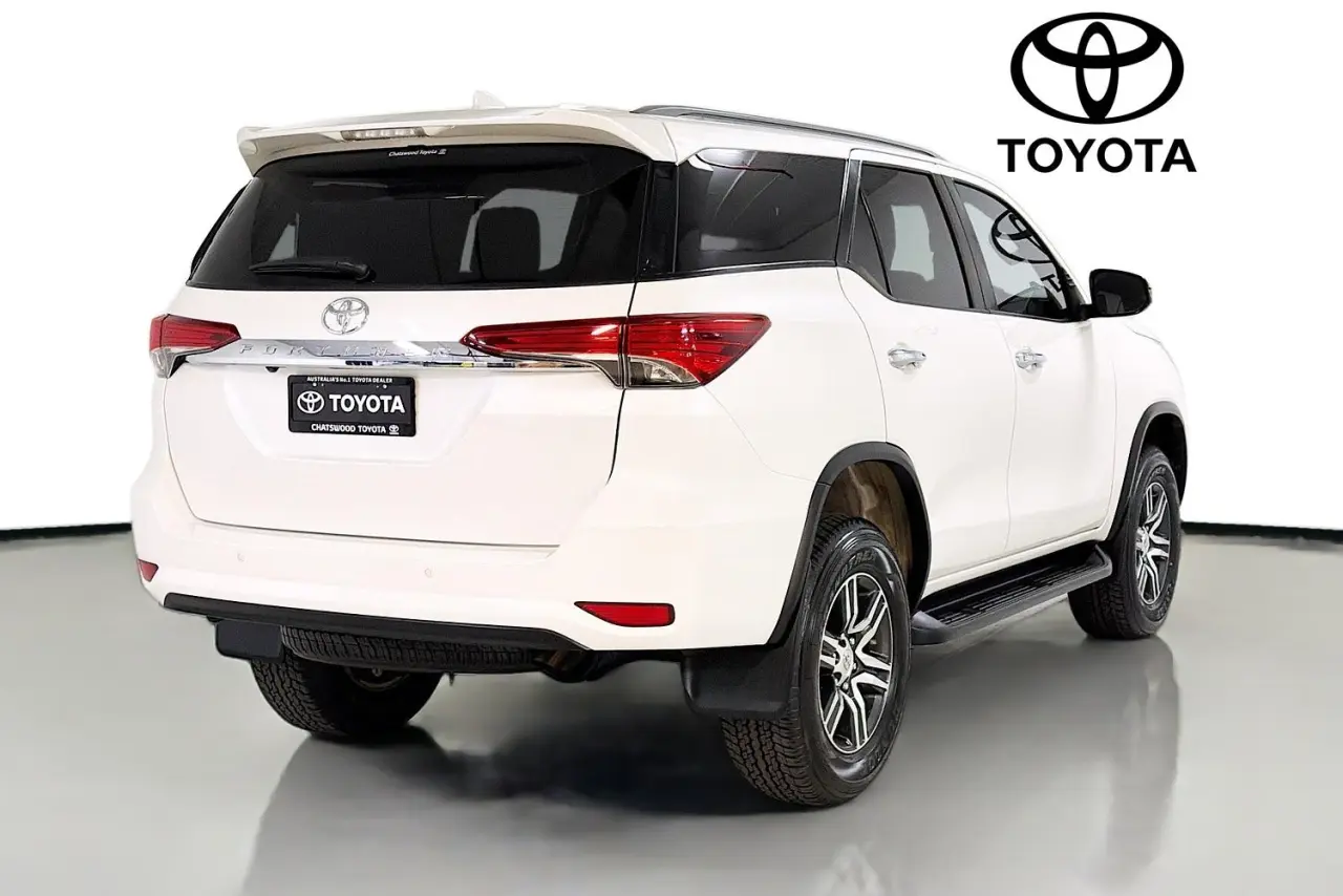 2018 Toyota Fortuner Gallery Image 10