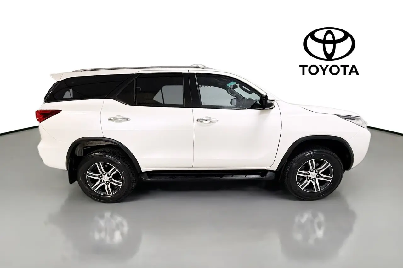 2018 Toyota Fortuner Gallery Image 11