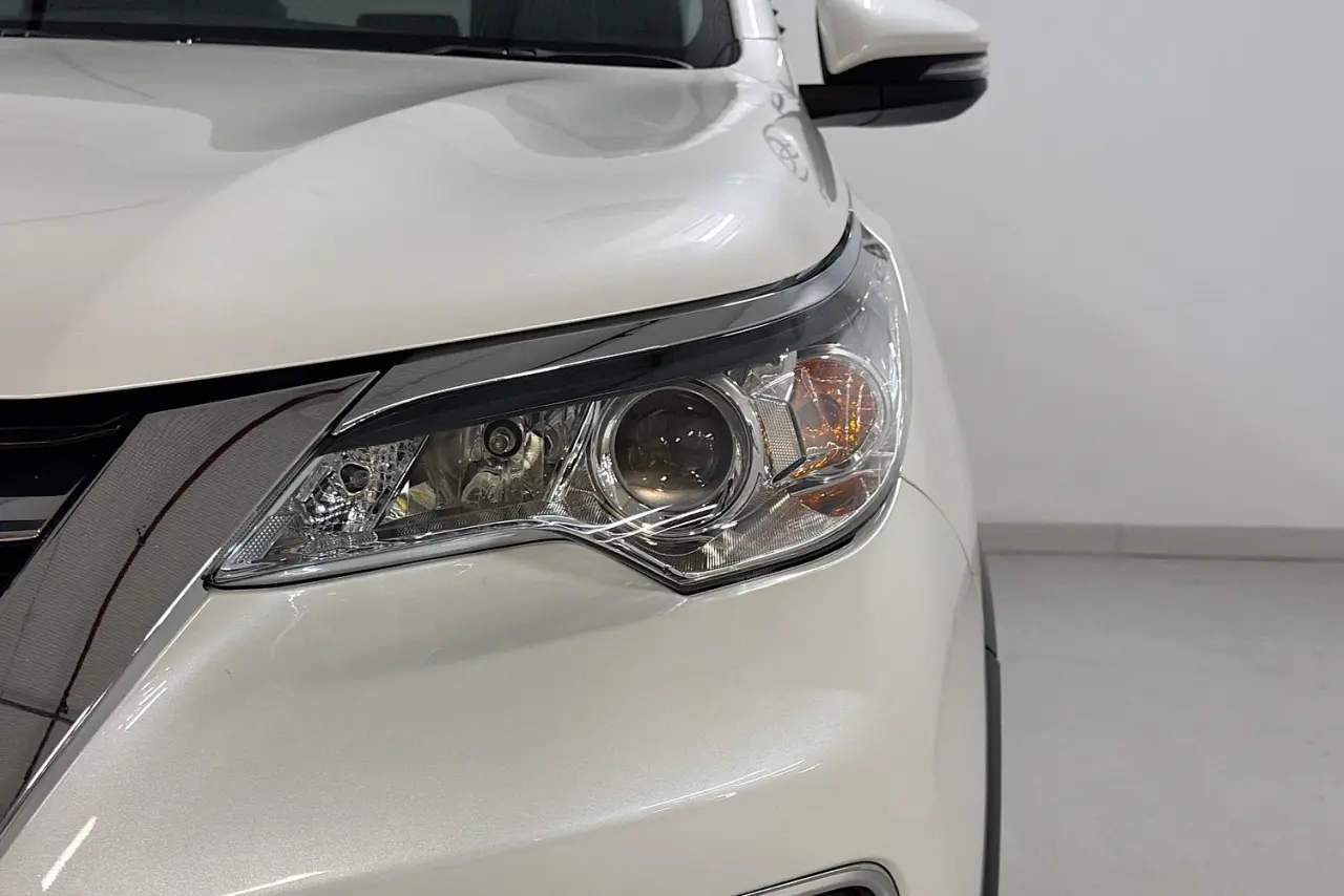 2018 Toyota Fortuner Gallery Image 3
