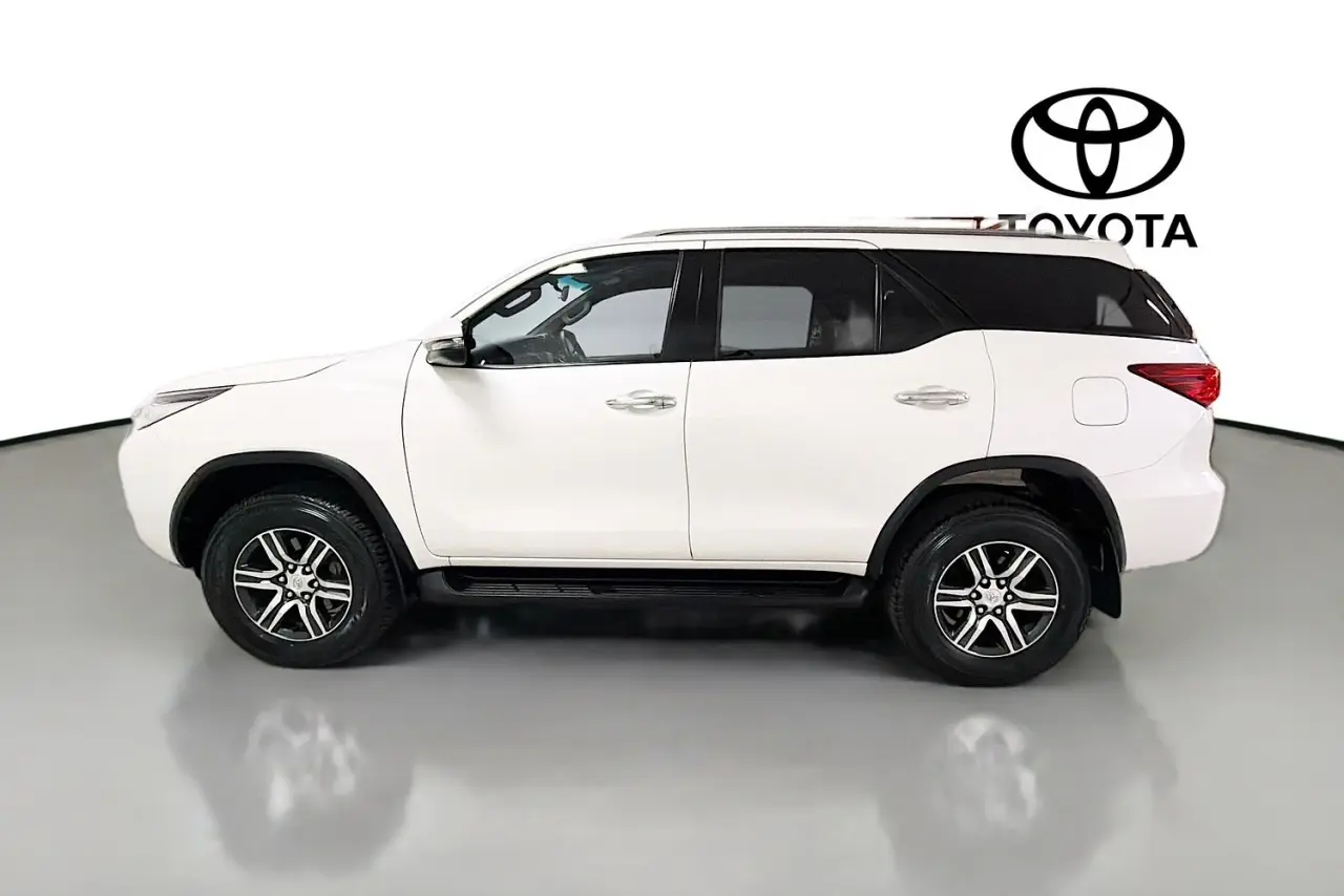 2018 Toyota Fortuner Gallery Image 5