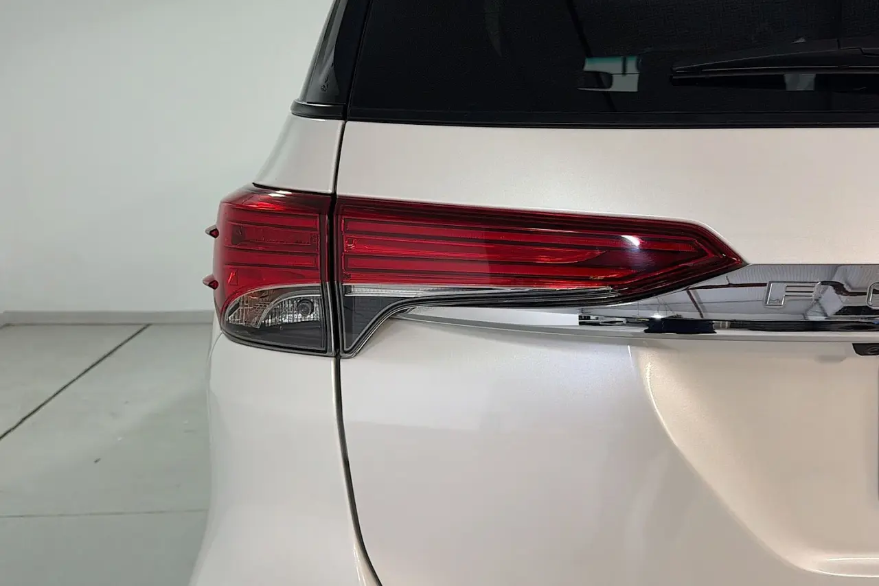 2018 Toyota Fortuner Gallery Image 8