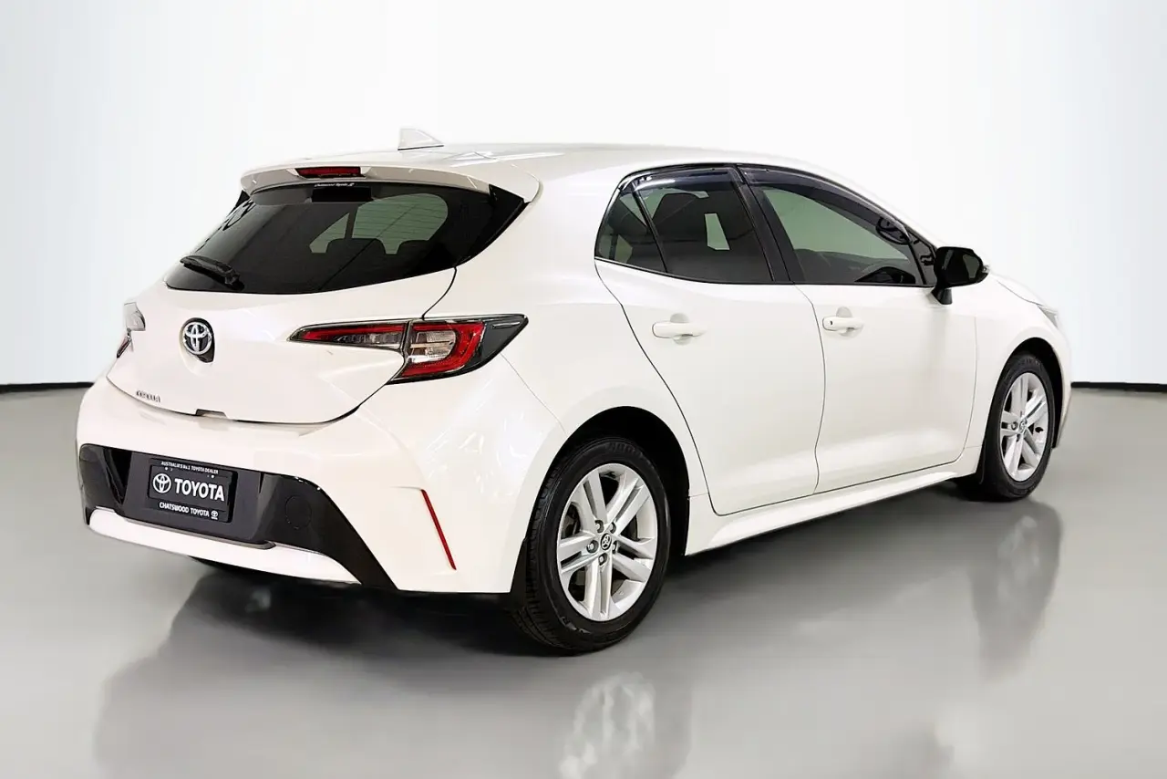 2018 Toyota Corolla Gallery Image 10