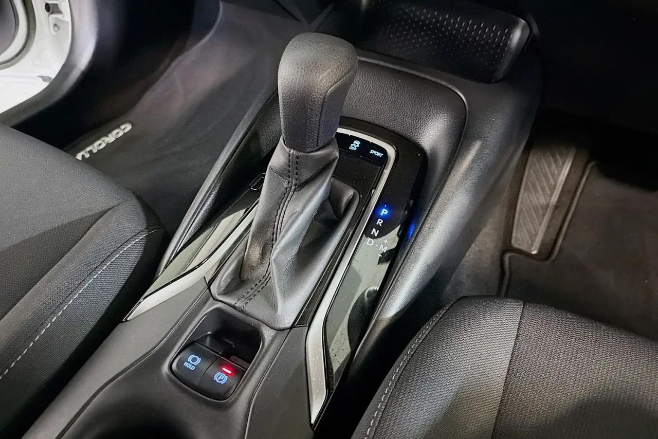 2018 Toyota Corolla Gallery Image 16