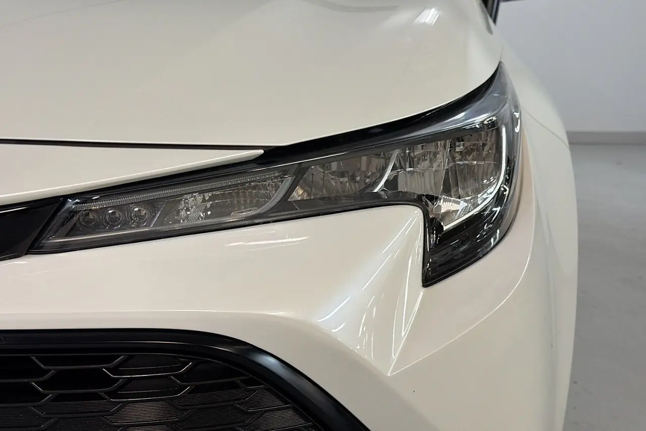 2018 Toyota Corolla Gallery Image 3