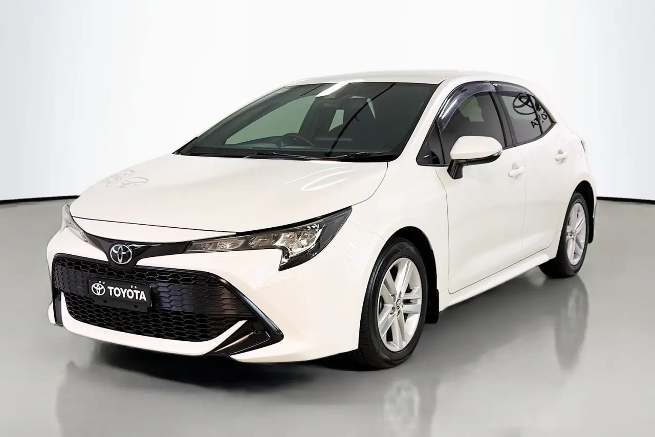 2018 Toyota Corolla Gallery Image 4