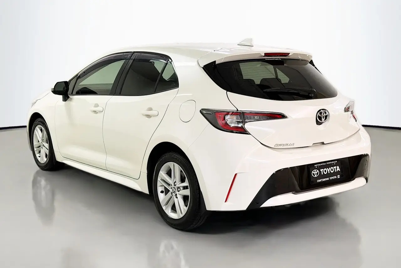 2018 Toyota Corolla Gallery Image 6