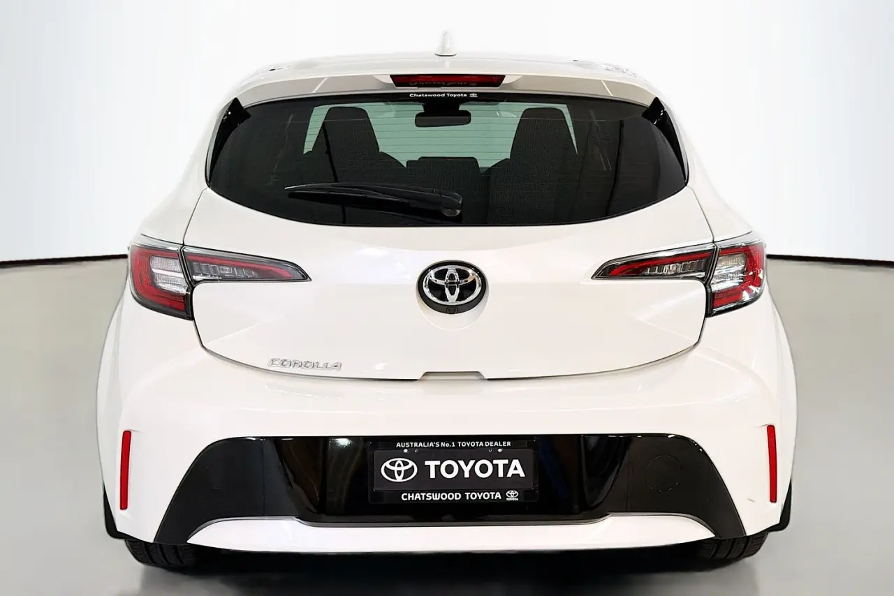 2018 Toyota Corolla Gallery Image 7