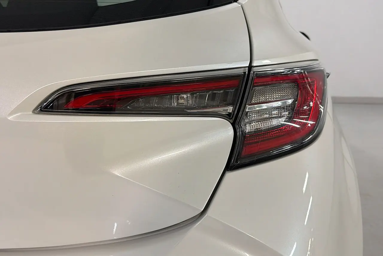 2018 Toyota Corolla Gallery Image 9