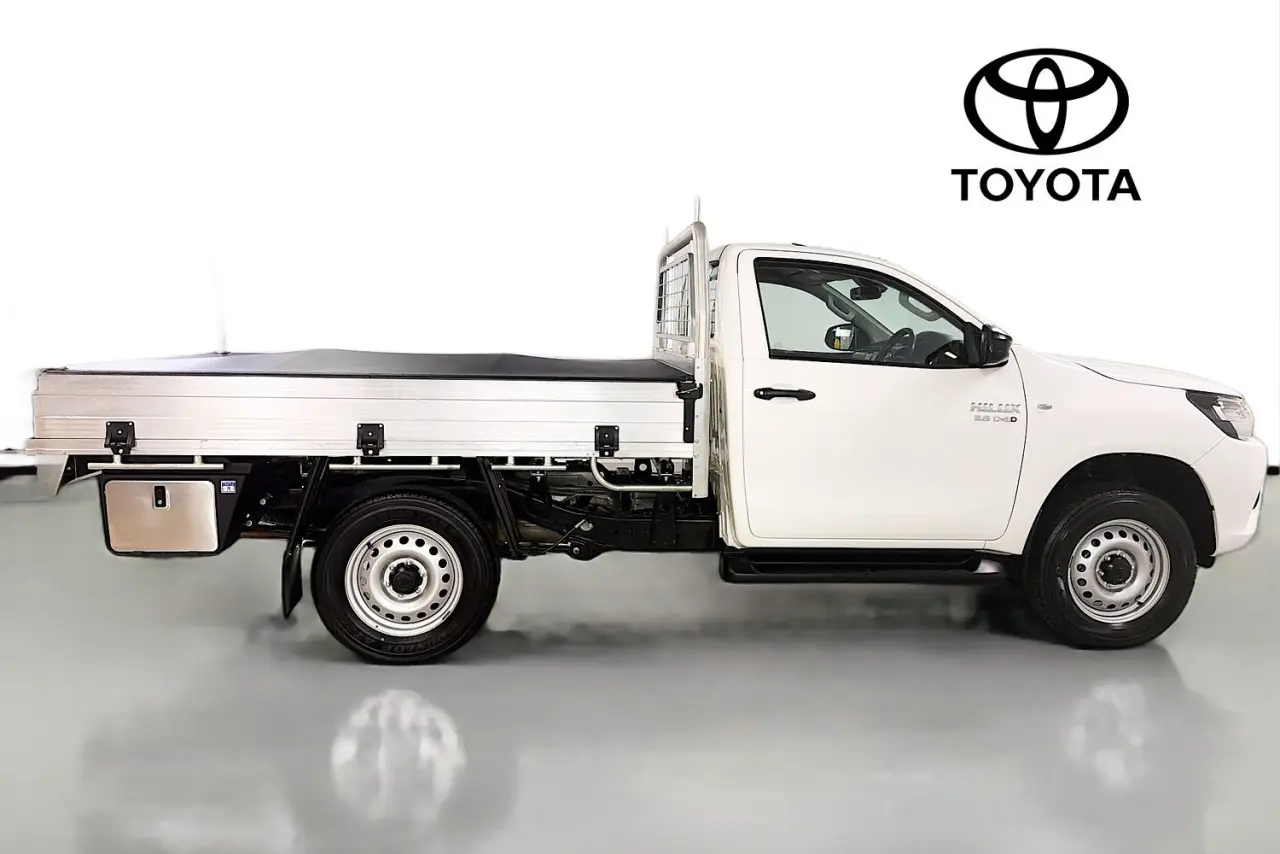 2020 Toyota Hilux Gallery Image 11
