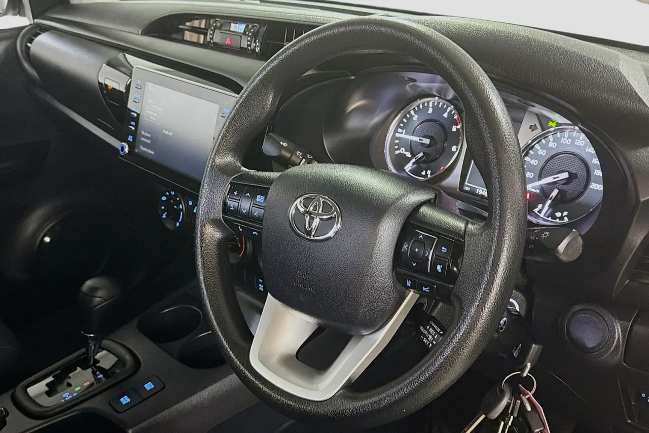 2020 Toyota Hilux Gallery Image 13