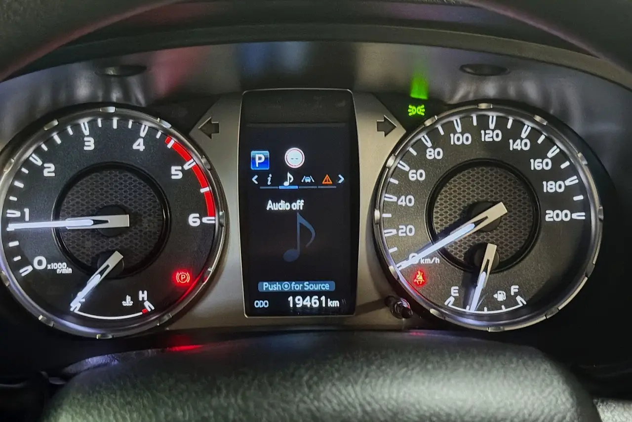 2020 Toyota Hilux Gallery Image 19