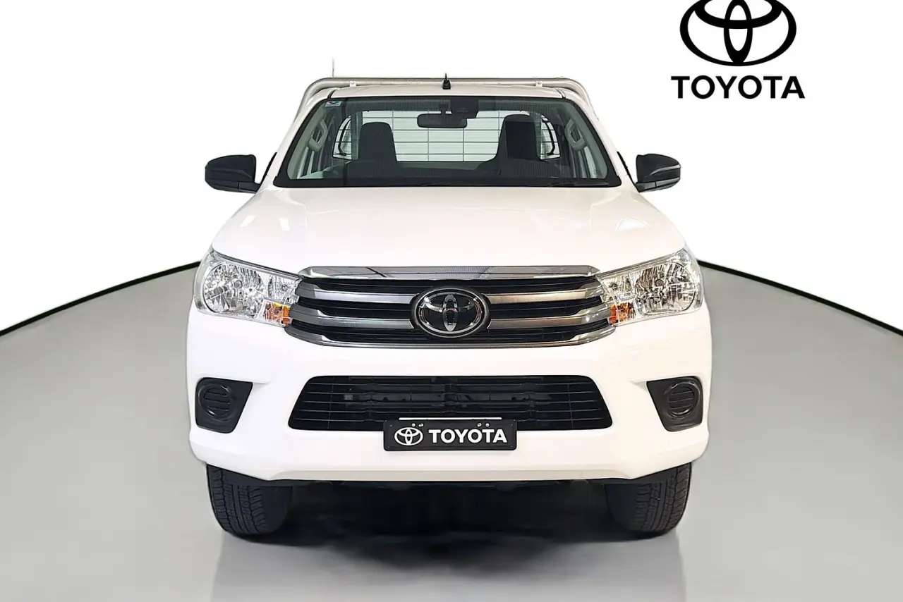 2020 Toyota Hilux Gallery Image 2