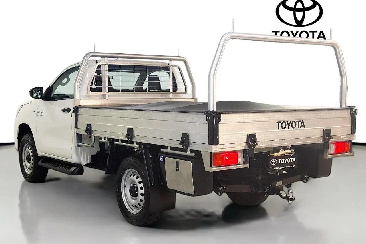 2020 Toyota Hilux Gallery Image 6