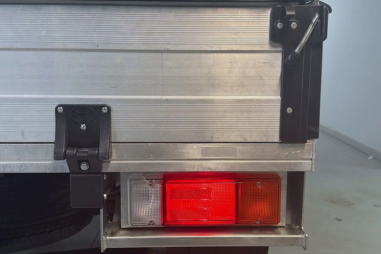 2020 Toyota Hilux Gallery Image 8