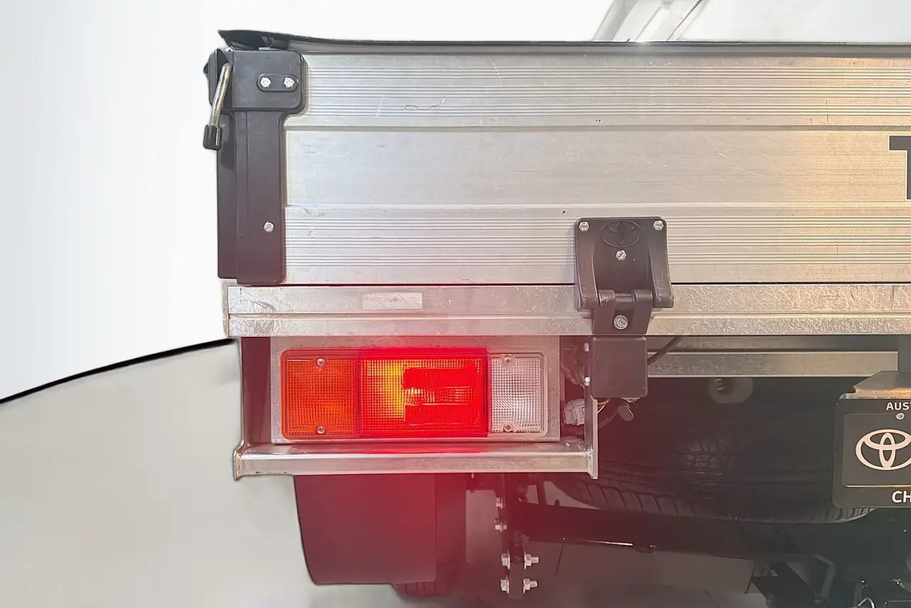 2020 Toyota Hilux Gallery Image 9