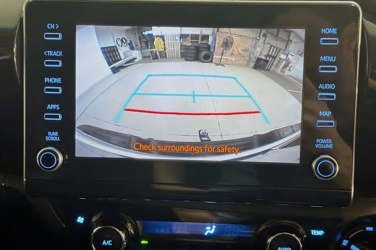 2021 Toyota Hilux Gallery Image 15