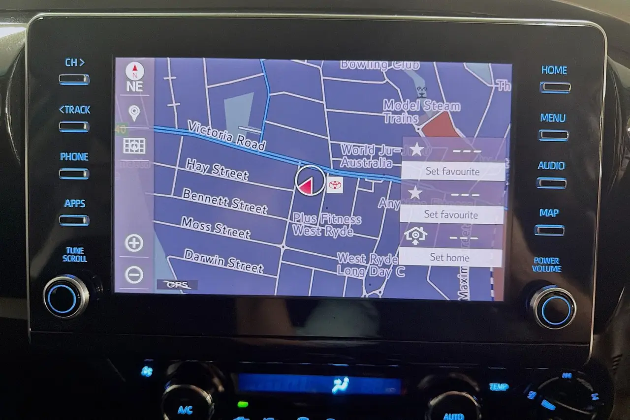 2021 Toyota Hilux Gallery Image 16