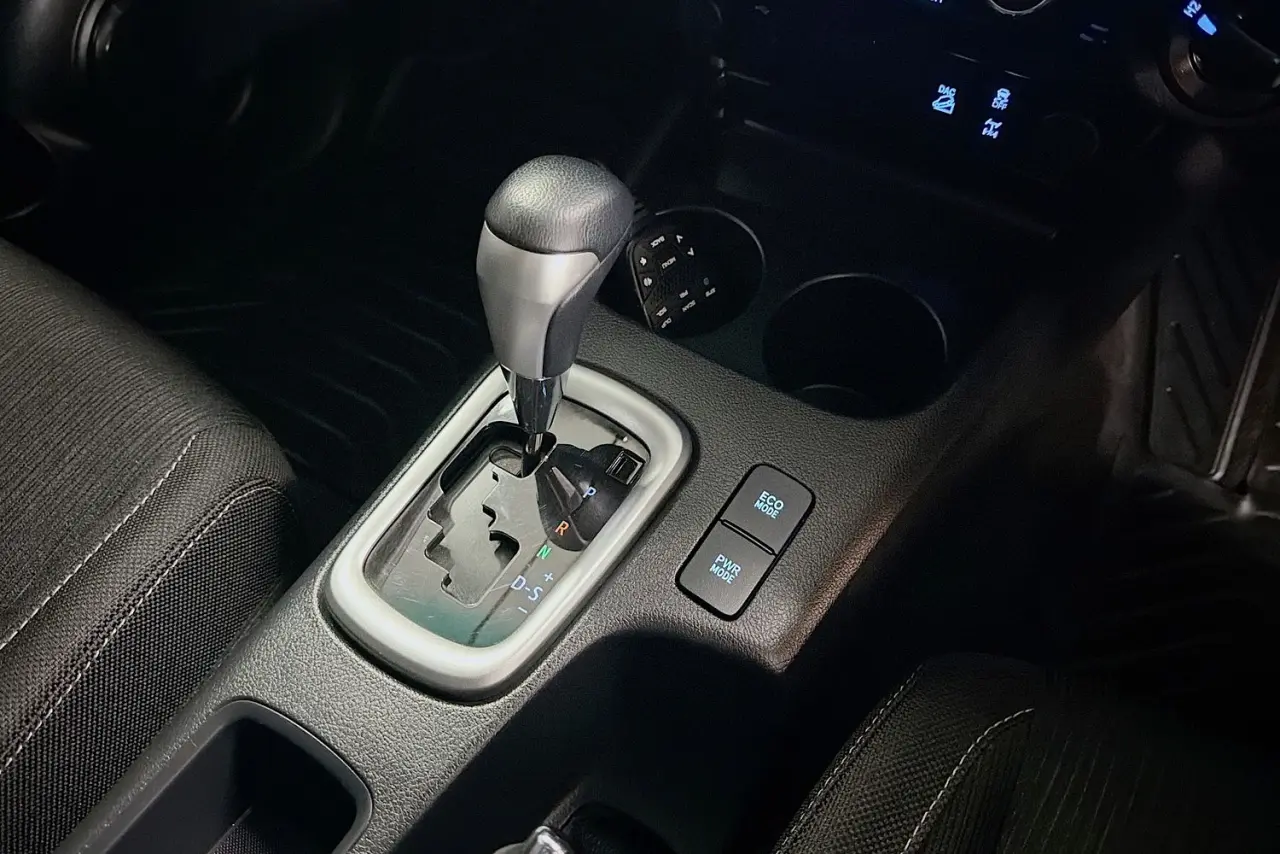 2021 Toyota Hilux Gallery Image 17