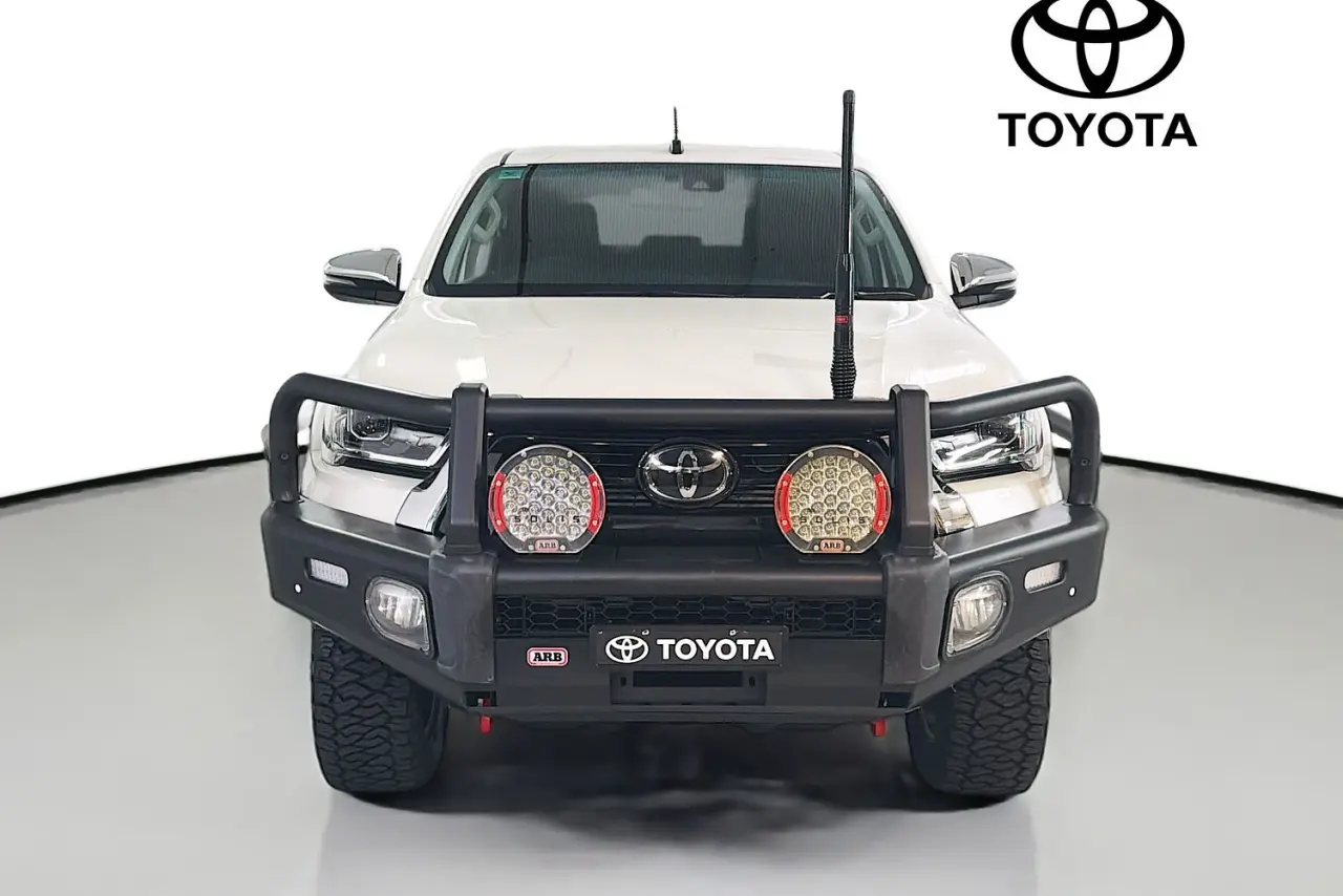 2021 Toyota Hilux Gallery Image 2