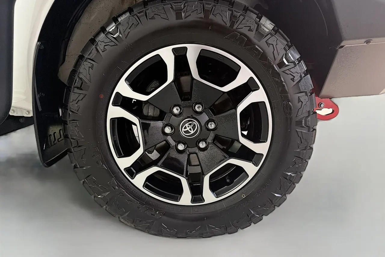 2021 Toyota Hilux Gallery Image 27