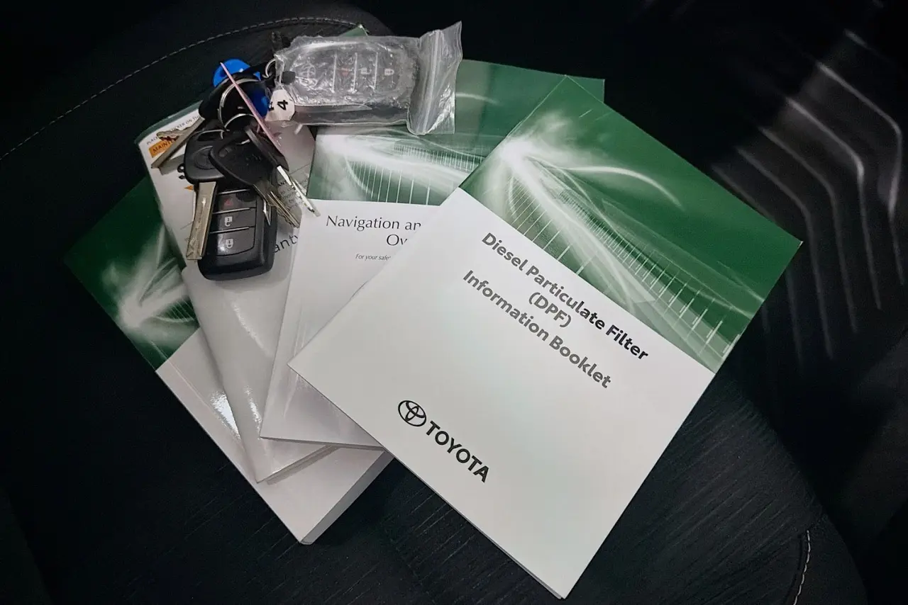 2021 Toyota Hilux Gallery Image 29