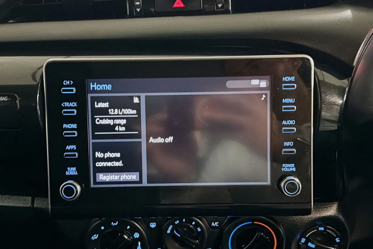 2021 Toyota Hilux Gallery Image 15