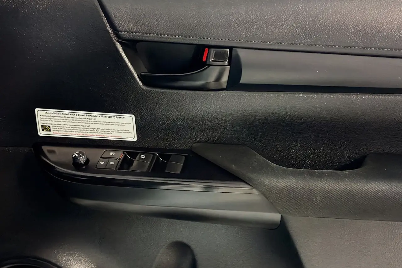 2021 Toyota Hilux Gallery Image 24