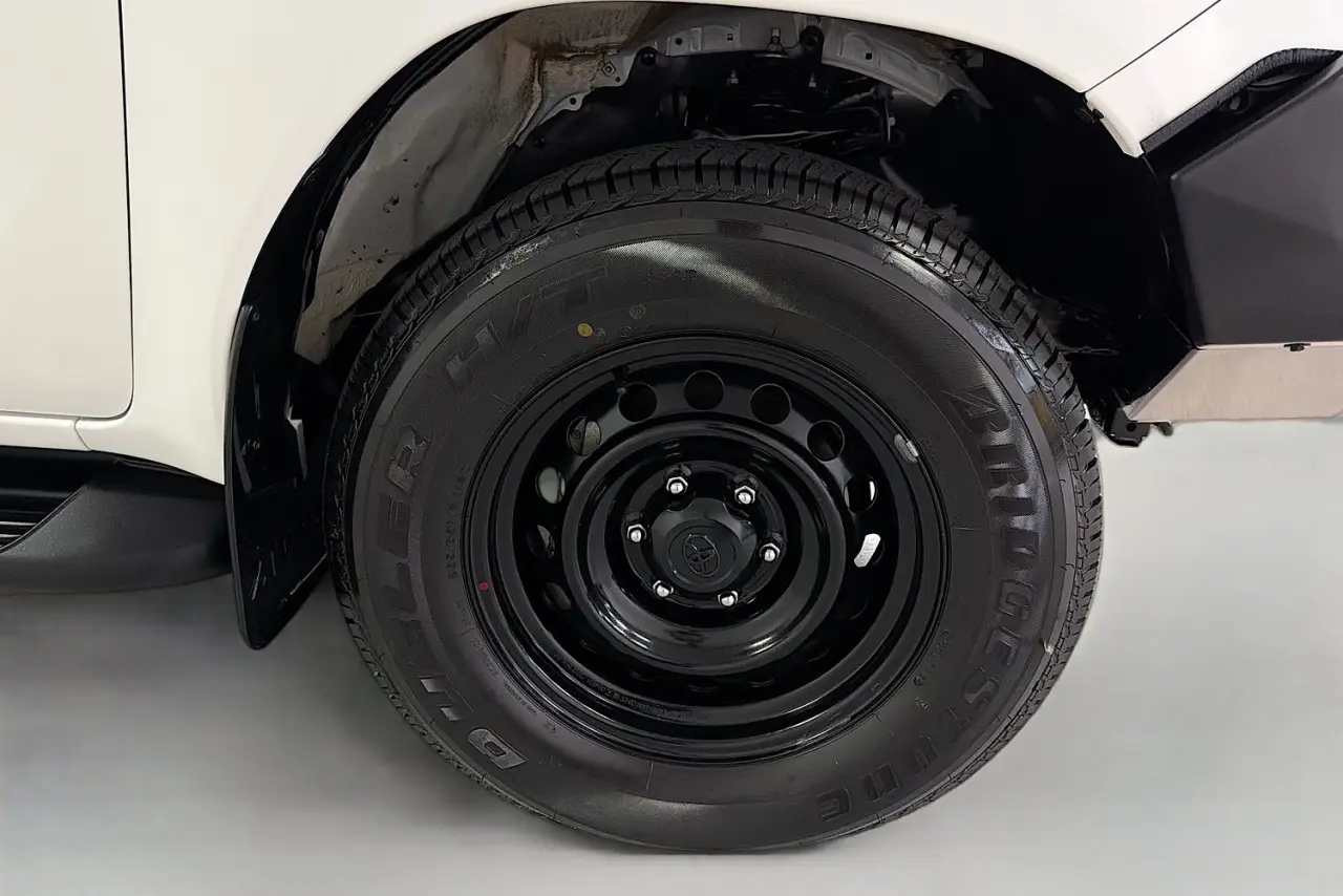 2021 Toyota Hilux Gallery Image 28