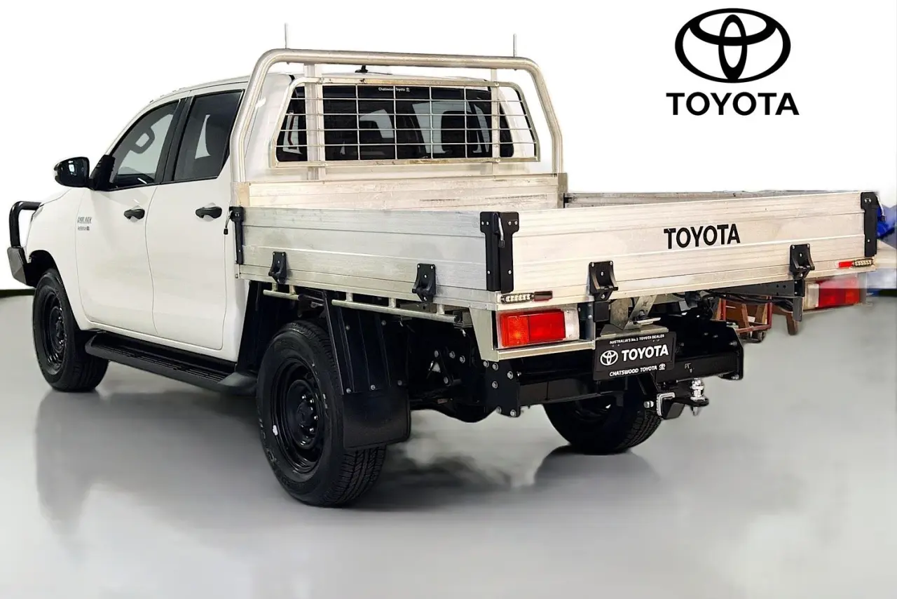 2021 Toyota Hilux Gallery Image 6