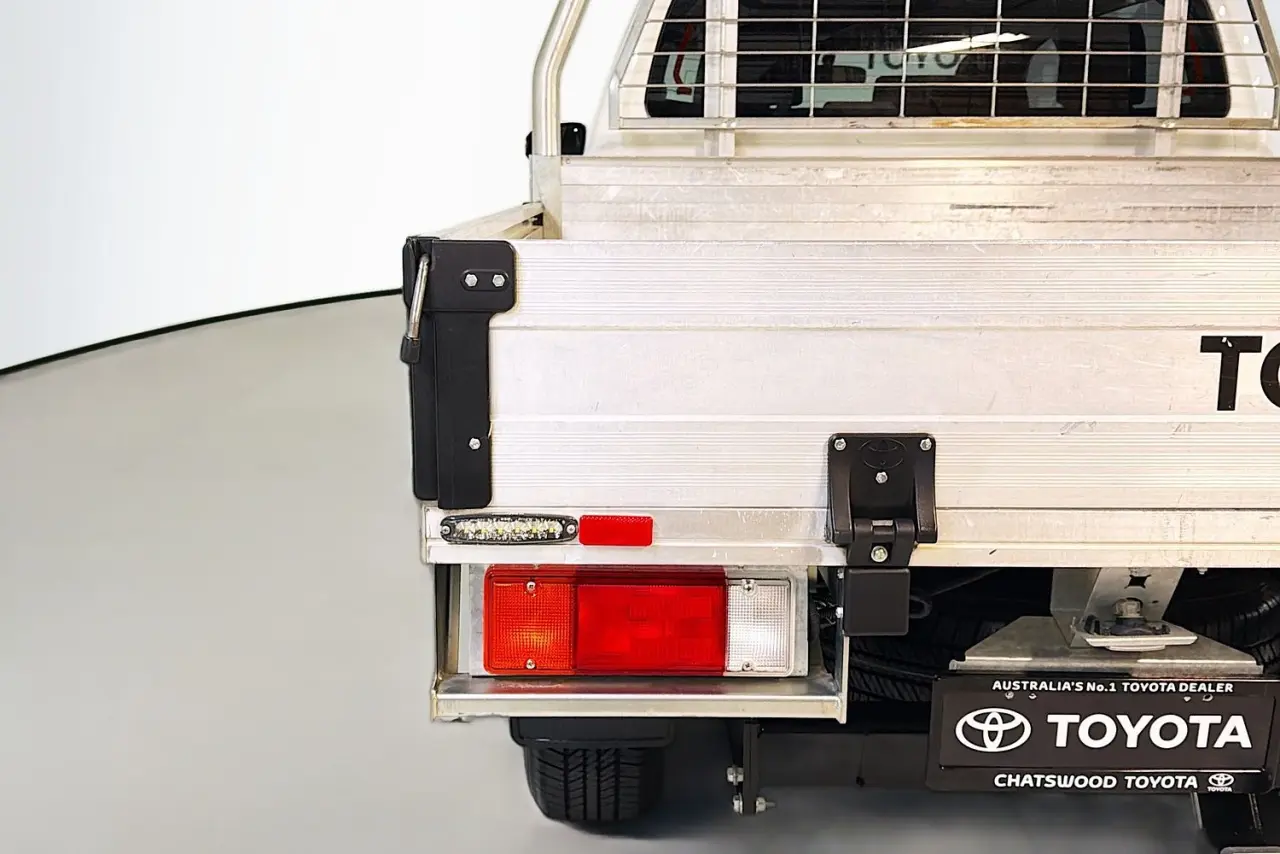 2021 Toyota Hilux Gallery Image 8