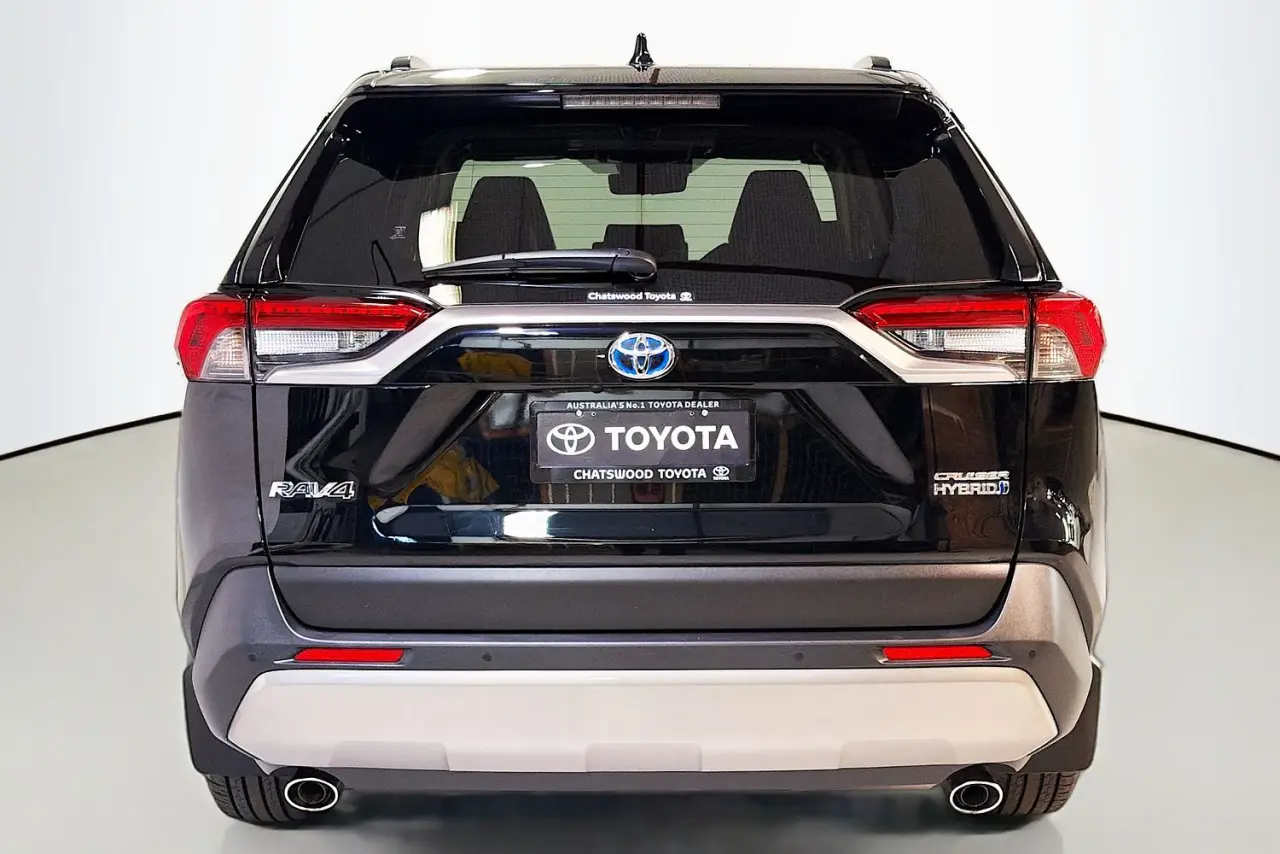 2024 Toyota RAV4 Gallery Image 7